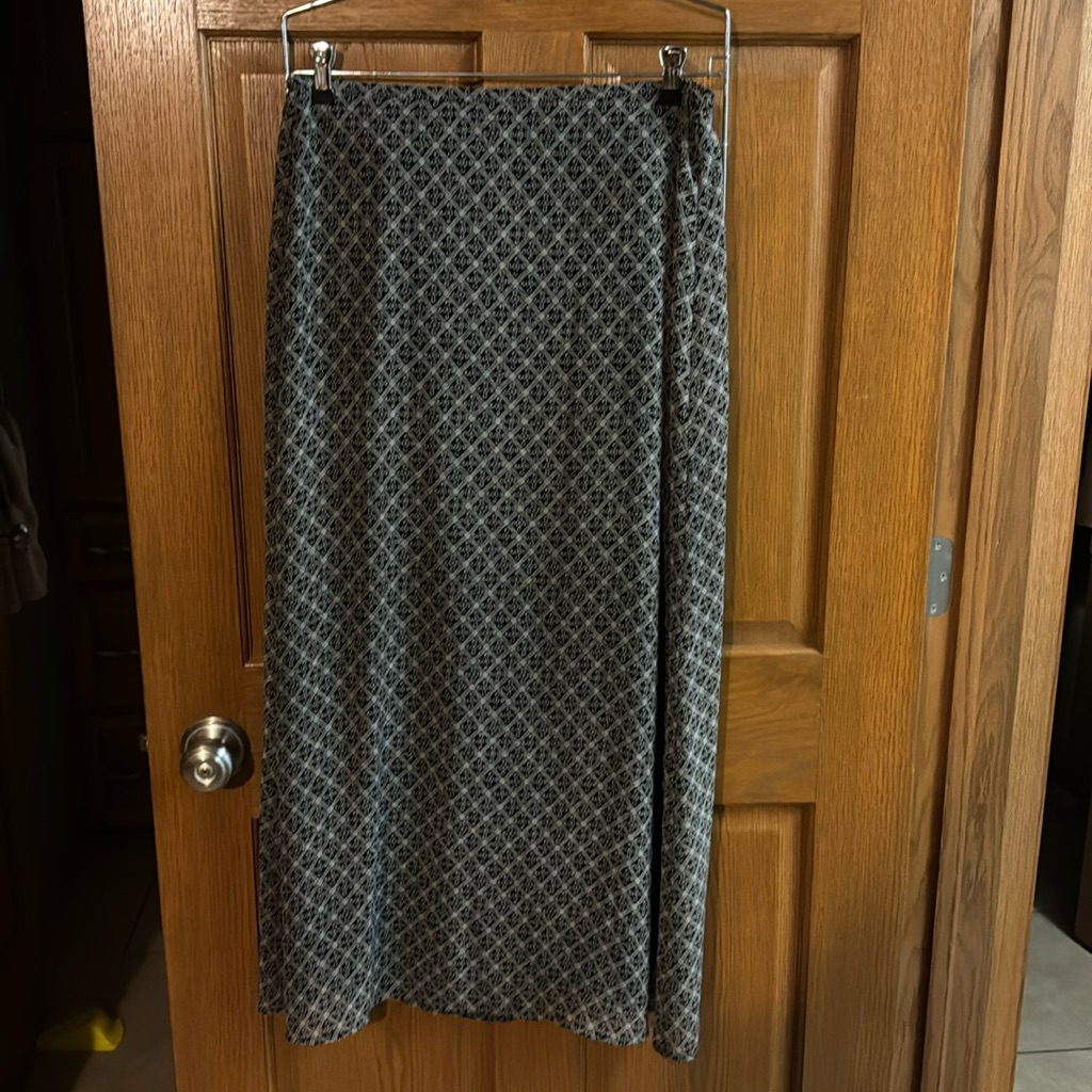 Classy Express Skirt!